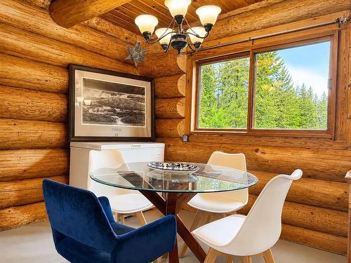 194 Old Silver Mountain Road, Thunder Bay, ON - Indoor Photo Showing Dining Room