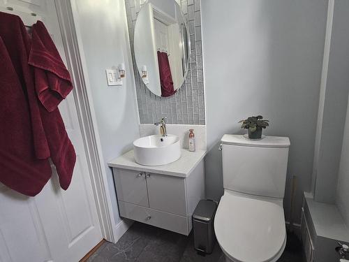 606 Kingsway, Thunder Bay, ON - Indoor Photo Showing Bathroom