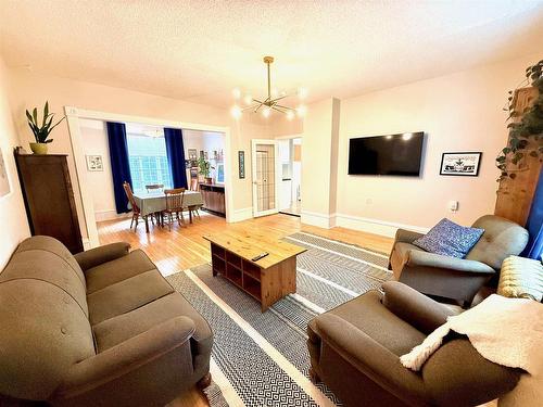 324 Third St S, Kenora, ON 