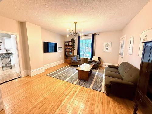 324 Third St S, Kenora, ON 