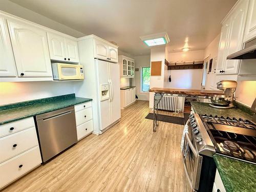 324 Third St S, Kenora, ON 
