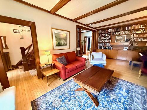 324 Third St S, Kenora, ON 