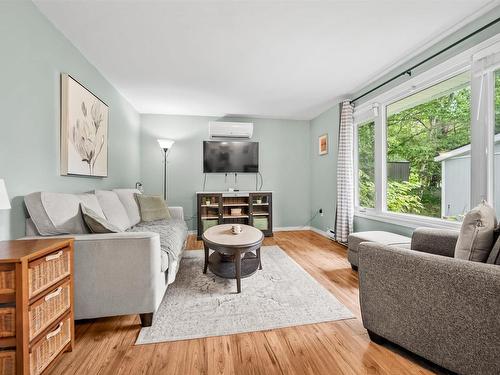 21 Cathy Road, Brookside, NS - Indoor Photo Showing Living Room
