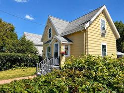 31 Russell Street  Summerside, PE C1N 2T4