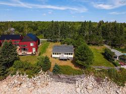 9136 St Margarets Bay Road Queensland, NS B0J 1T0