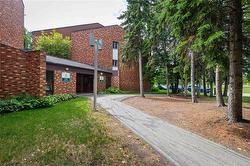 128-130 Quail Ridge RD  Winnipeg, MB R2Y 2E9
