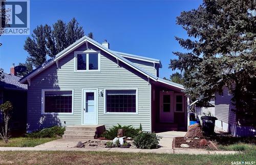 217 7Th Avenue E, Assiniboia, SK 