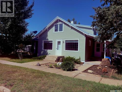 217 7Th Avenue E, Assiniboia, SK 