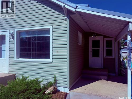 217 7Th Avenue E, Assiniboia, SK 