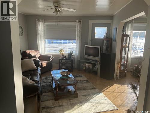 217 7Th Avenue E, Assiniboia, SK 
