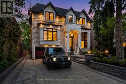 148 MUNRO BOULEVARD Toronto, ON M2P 1C8