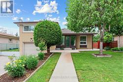 12 CANDLEWOOD CRESCENT Toronto, ON M3J 1G8