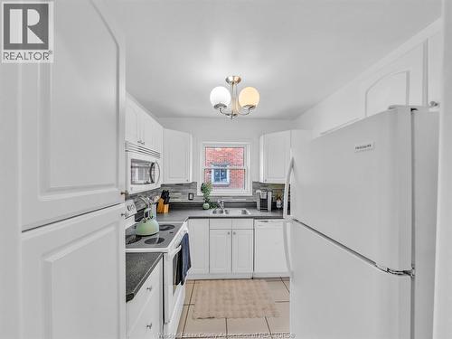 2187 Girardot, Windsor, ON 
