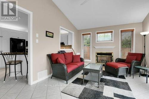 401 Phoenix Crescent, Ottawa, ON 