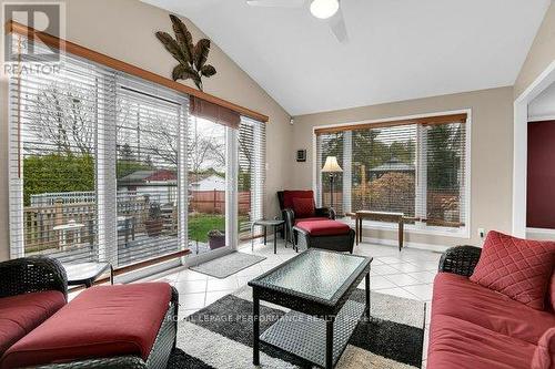 401 Phoenix Crescent, Ottawa, ON 