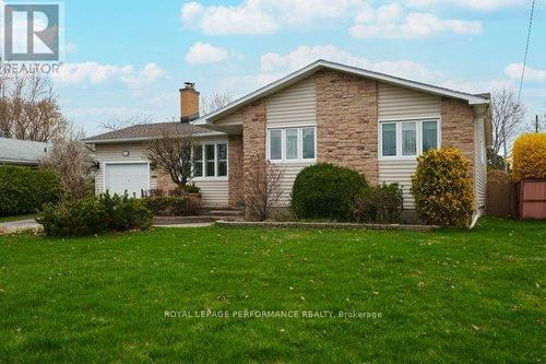 401 Phoenix Crescent, Ottawa, ON 