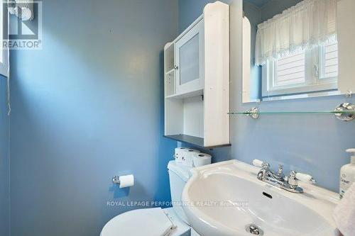 401 Phoenix Crescent, Ottawa, ON 