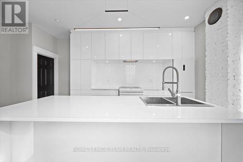 132 Elm Street, Ottawa, ON 