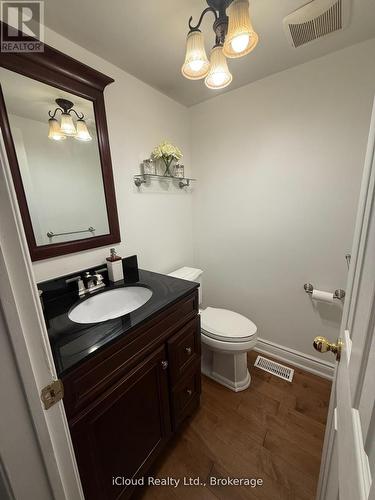 2067 Hunters Wood Drive, Burlington, ON 