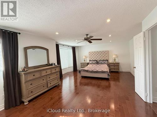 2067 Hunters Wood Drive, Burlington, ON 
