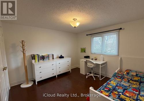 2067 Hunters Wood Drive, Burlington, ON 