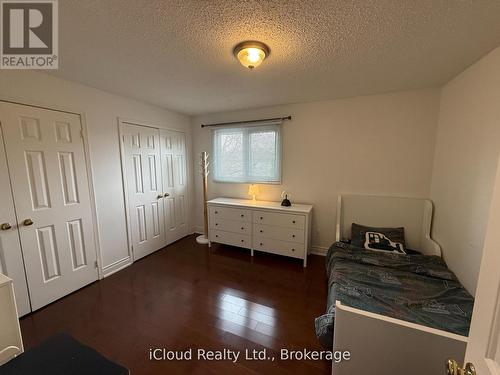 2067 Hunters Wood Drive, Burlington, ON 