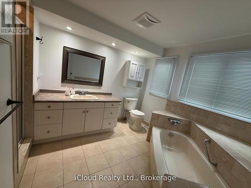 2067 Hunters Wood Drive, Burlington, ON 