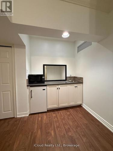 2067 Hunters Wood Drive, Burlington, ON 