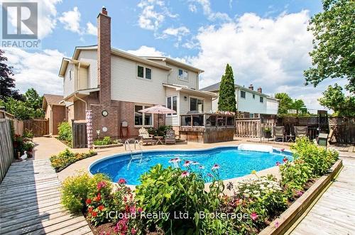 2067 Hunters Wood Drive, Burlington, ON 