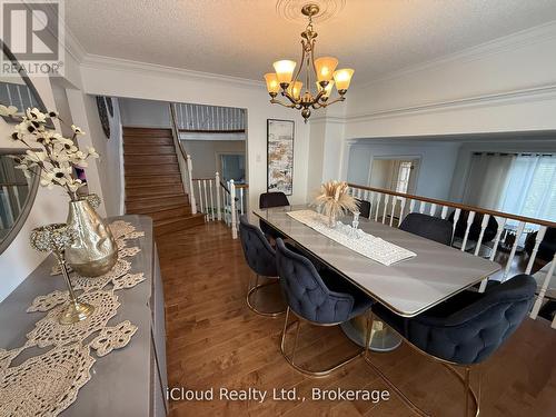 2067 Hunters Wood Drive, Burlington, ON 