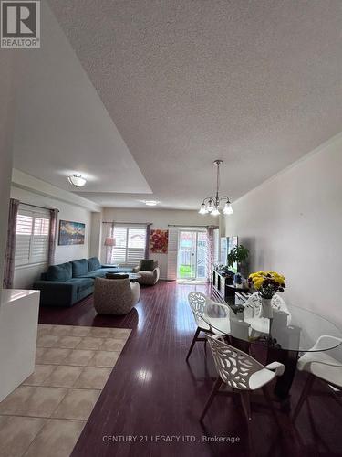 385 Comiskey Crescent, Mississauga, ON 