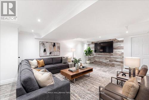986 Mountcastle Crescent, Pickering, ON 