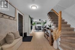 195 DUNSMORE LANE Barrie, ON L4M 6Z8