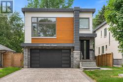 1362 KENMUIR AVENUE Mississauga, ON L5G 4B4