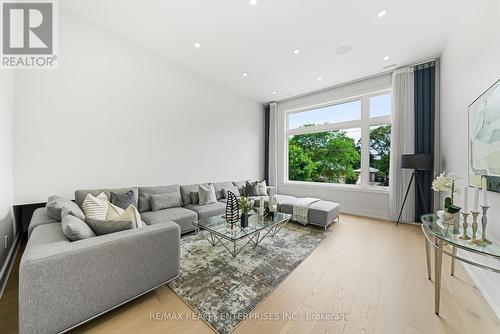 1362 Kenmuir Avenue, Mississauga, ON 