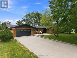 38 ROYAL HENLEY BOULEVARD St. Catharines (Martindale Pond), ON L2N 4S1