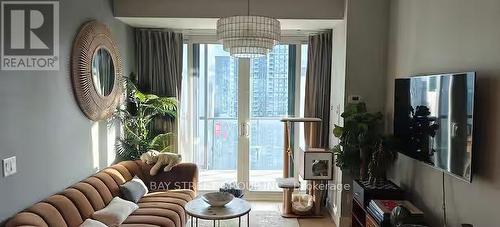 3411 MASTER BEDROOM - 7 GRENVILLE STREET , Toronto, Ontario M4Y 0E9 2