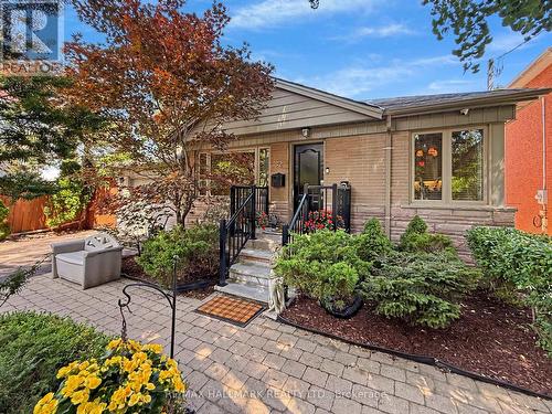 Elegantly updated lush landscaping - privacy - 52 Colonel Danforth Trail, Toronto, ON 