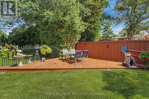 multiple entertainment areas fenced yard - 52 Colonel Danforth Trail, Toronto, ON 
