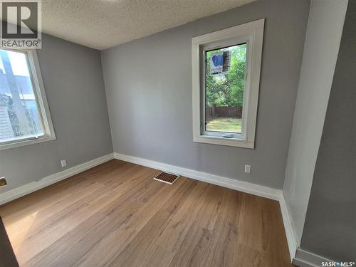 111 9Th Street Ne, Weyburn, SK 
