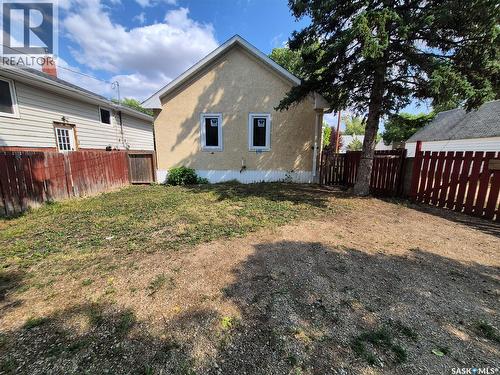 111 9Th Street Ne, Weyburn, SK 