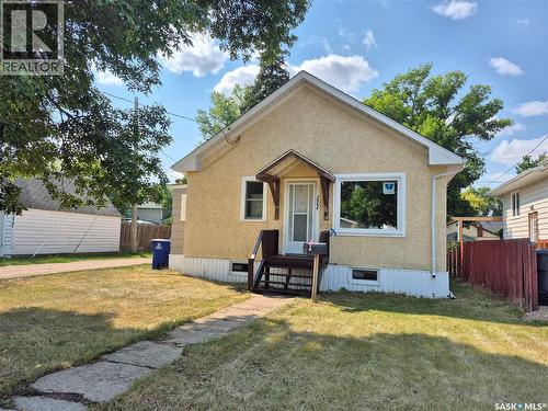 111 9Th Street Ne, Weyburn, SK 