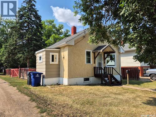 111 9Th Street Ne, Weyburn, SK 
