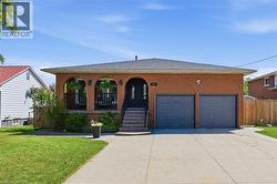 309 HAWKRIDGE Avenue  Hamilton, ON L9C 3L1