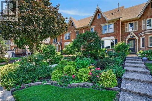 52 SUNVALE Place  Stoney Creek, ON L8E 4Z7