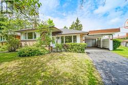 54 CHARLEMONT CRESCENT Toronto, ON M1T 1M4