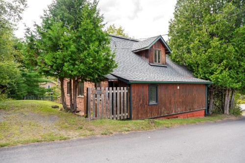 Front of Structure - 2506 Rue Du Centre, Val-David, QC 