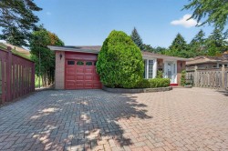 16 Earswick Drive  Toronto, ON M1E 1C6