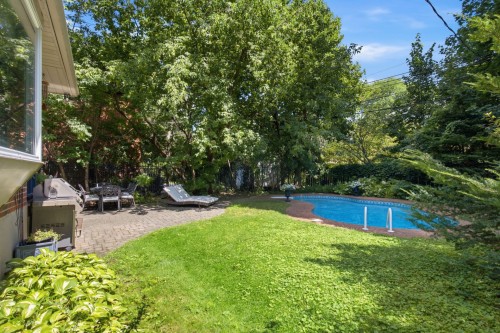 Cour - 108 Av. Kenaston, Mont-Royal, QC 