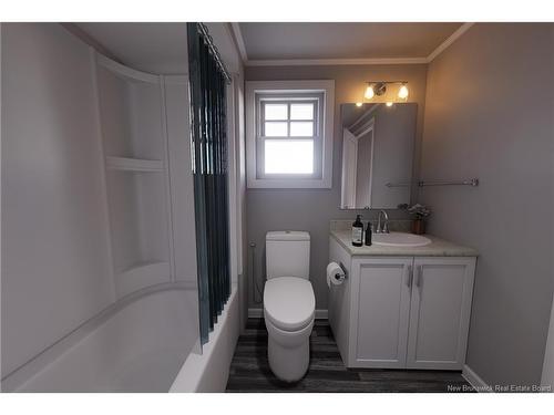 15 Perry Rd, Salisbury, NB 